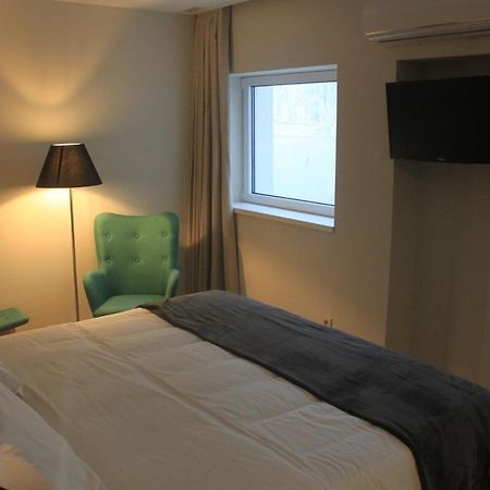 Novabila Guesthouse วีลาเรอัล ภายนอก รูปภาพ