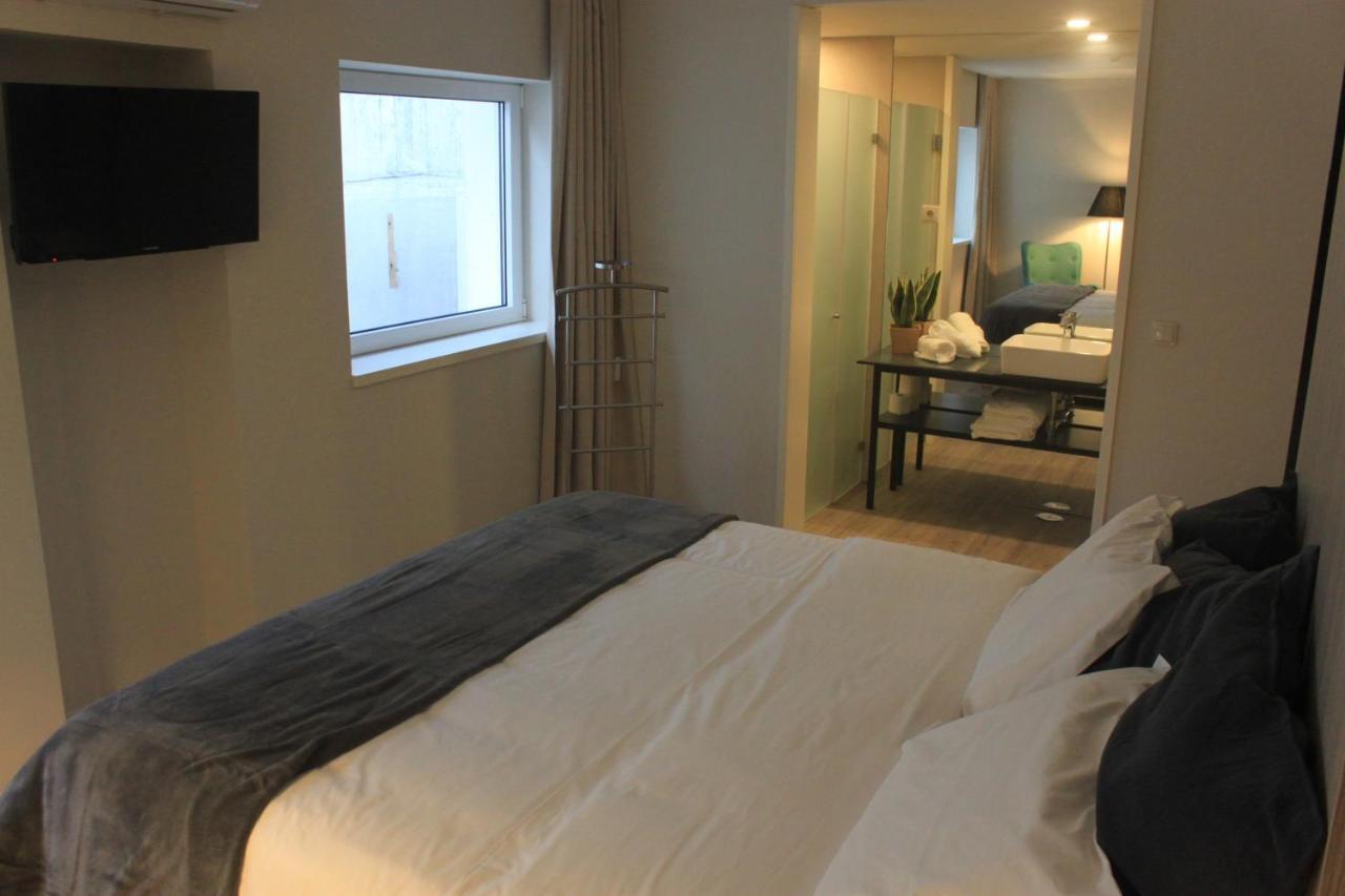 Novabila Guesthouse วีลาเรอัล ภายนอก รูปภาพ