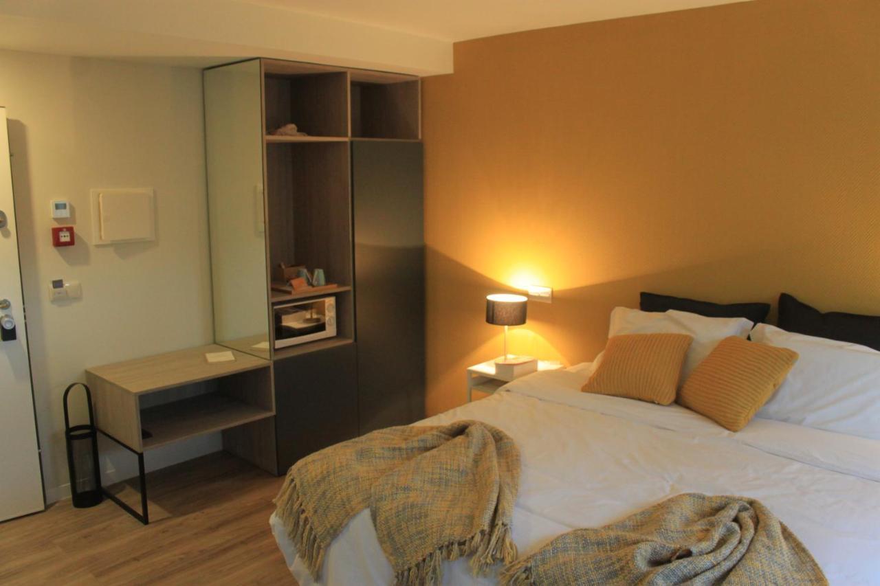 Novabila Guesthouse วีลาเรอัล ภายนอก รูปภาพ