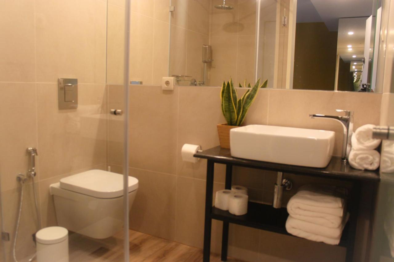 Novabila Guesthouse วีลาเรอัล ภายนอก รูปภาพ