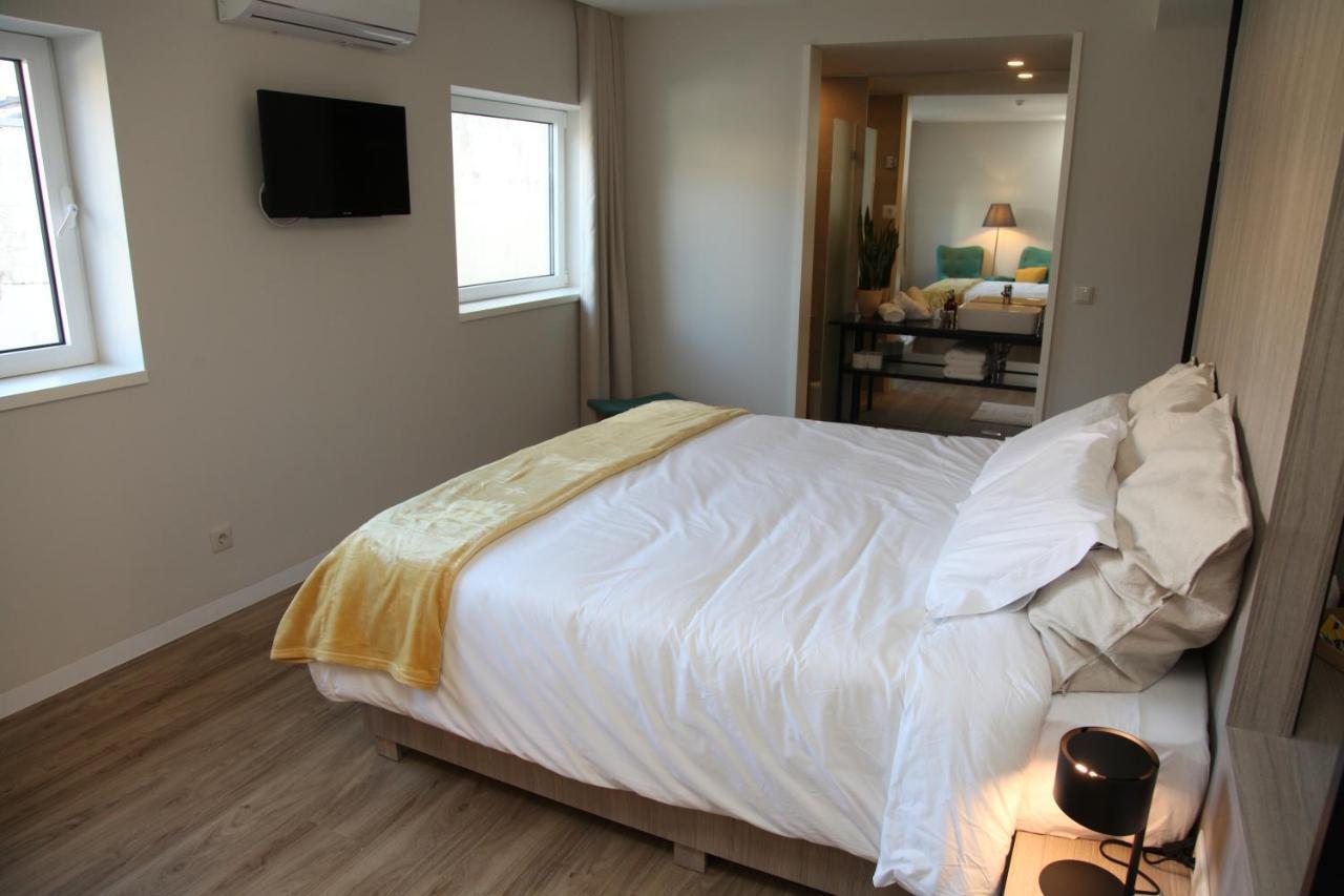 Novabila Guesthouse วีลาเรอัล ภายนอก รูปภาพ